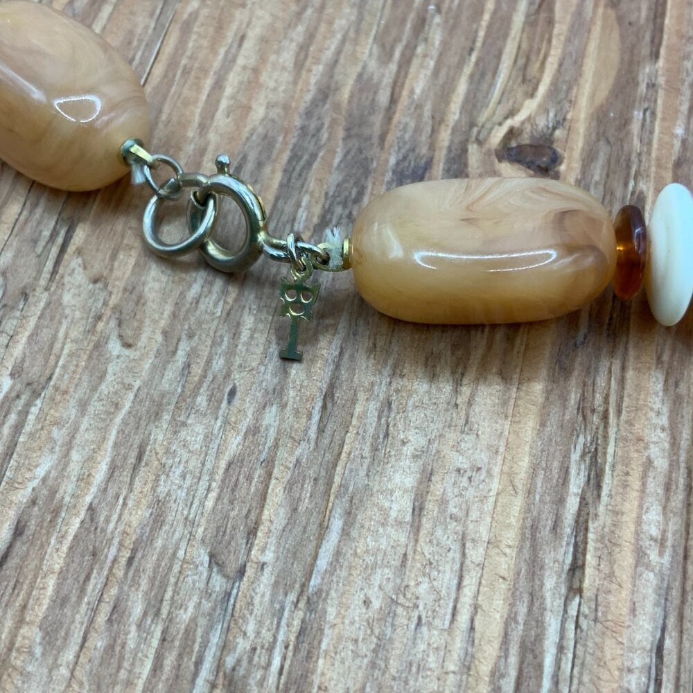 Trifari Vintage Marbled Caramel Cream Lucite Beaded Necklace - Picture 5 of 6